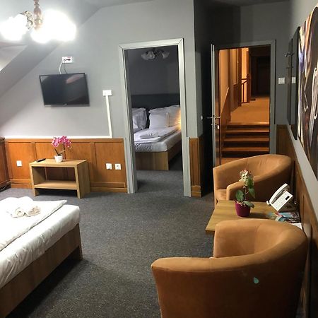 Bed and Breakfast Svajci Lak Panzio Ньиредьхаза Экстерьер фото