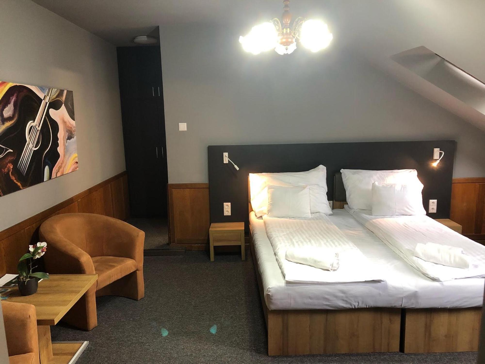 Bed and Breakfast Svajci Lak Panzio Ньиредьхаза Экстерьер фото
